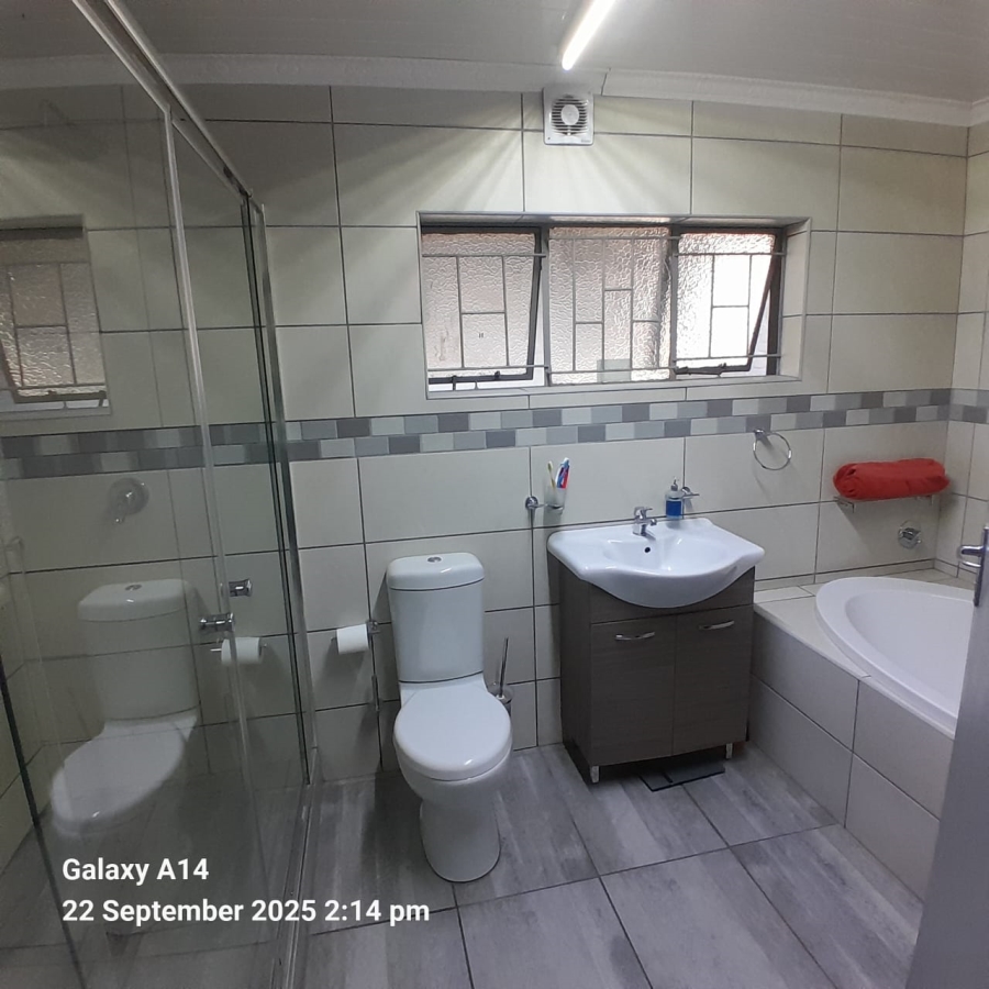 5 Bedroom Property for Sale in Bodorp North West